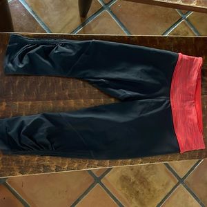 Lululemon capri black leggings with red waistline
